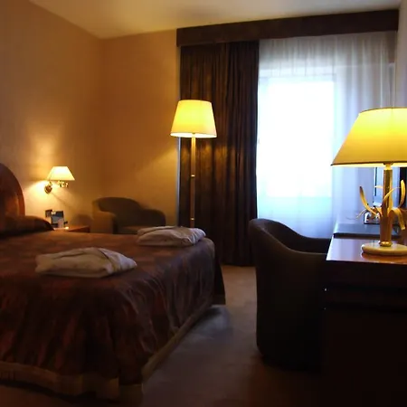 De La Hotel 4*