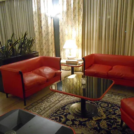 Hotel De La 4*