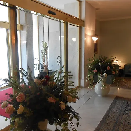 De La Hotel 4*