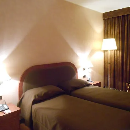 De La Hotel 4*