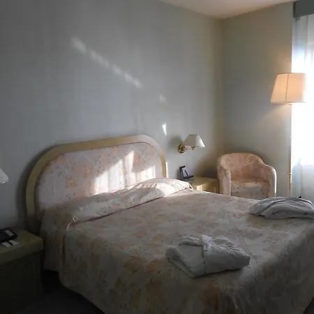 De La Hotel 4*