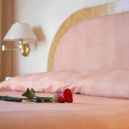 Hotel De La 4*