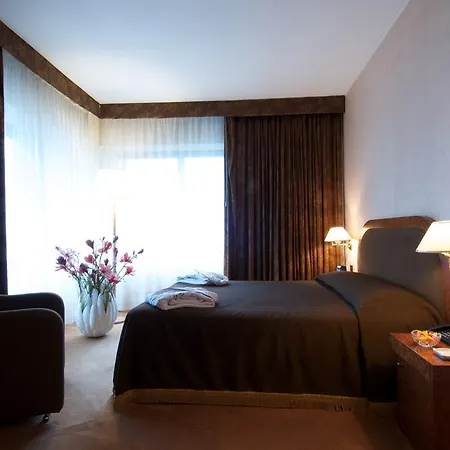 Hotel De La Avellino